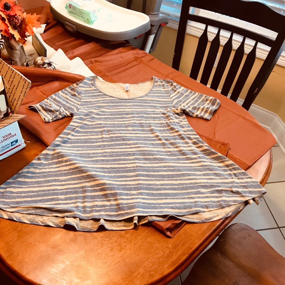 LuLaRoe top 💥(3 for 20)